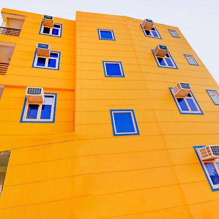Hotel O Urban Wings Neu-Delhi Exterior foto
